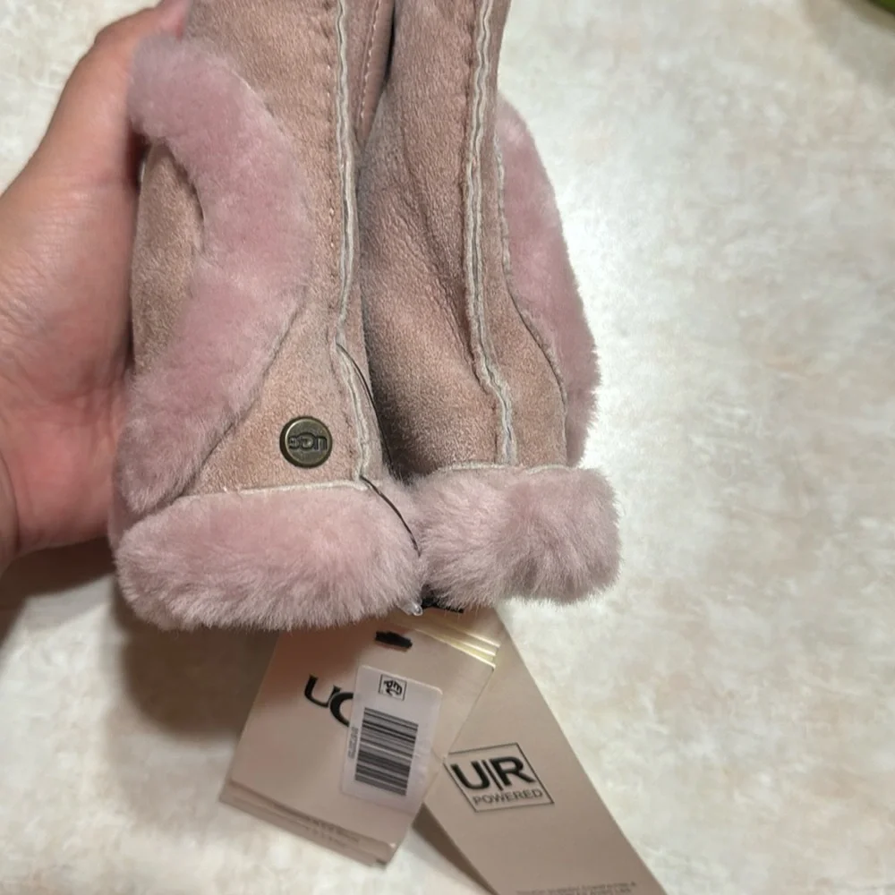UGG, Sheepskin Exposed Seam Glove, Pink, NEW!!